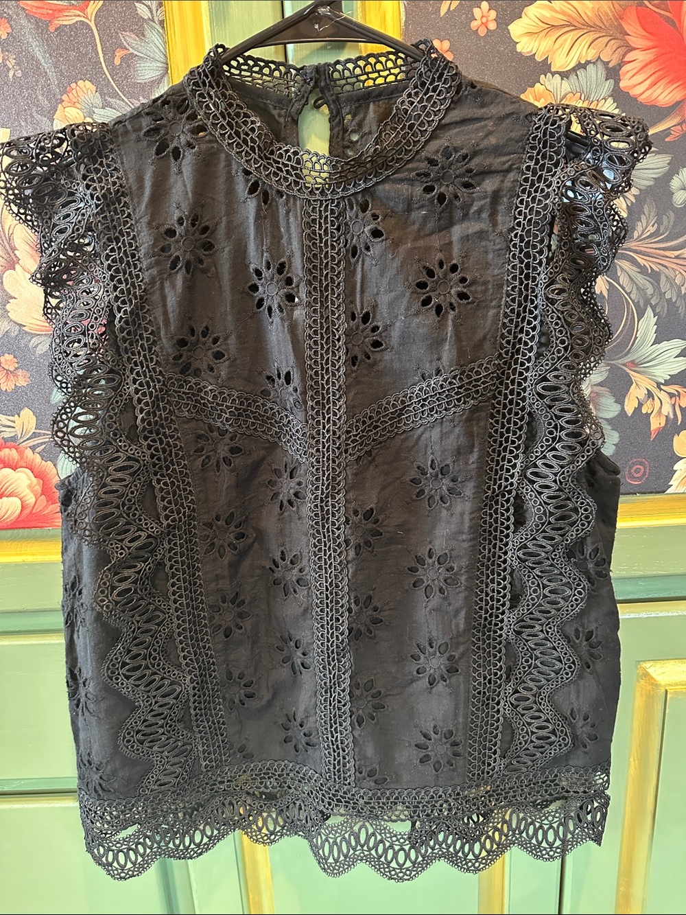 entro Black Lace Eyelet Camisole Top